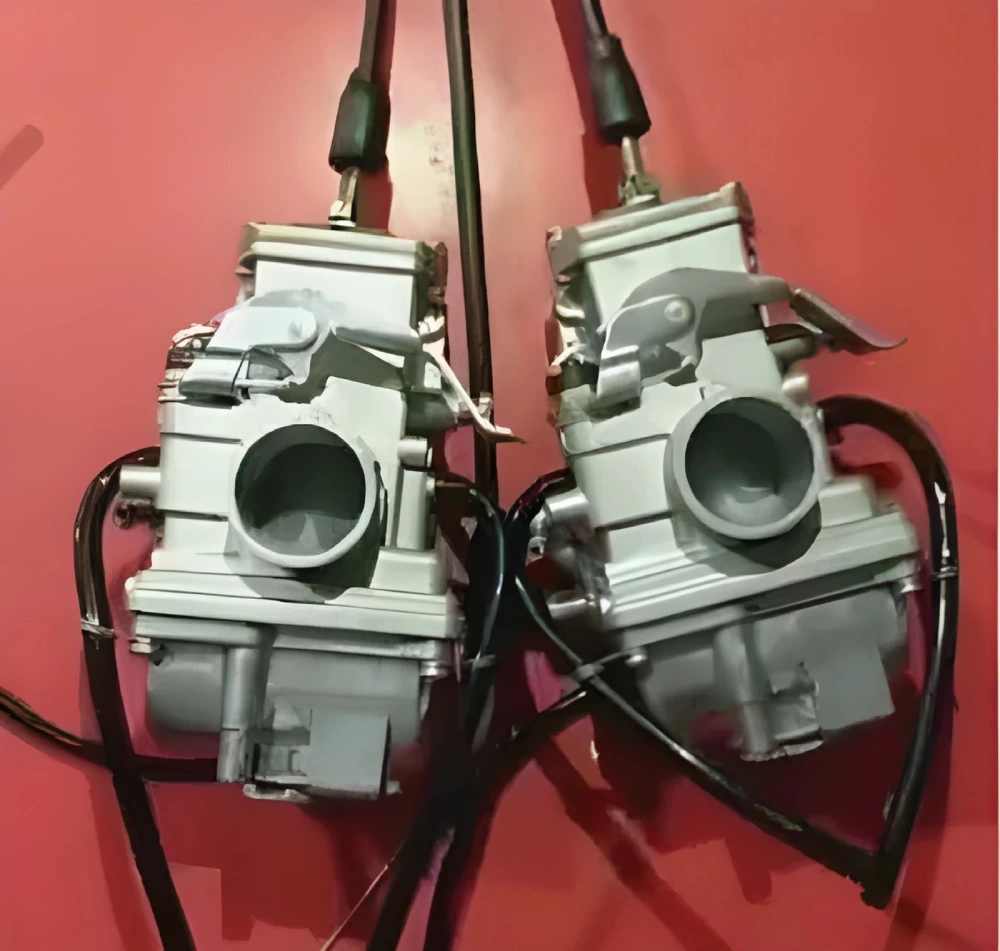 How a carburetor works in Yamaha RD350 two-stroke motorcycles